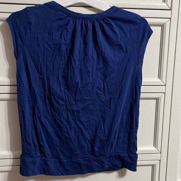 Solid navy Gap top - Picture 2 of 3